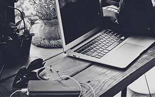 机器人穿脚！这个巨型机器人拖鞋得试试